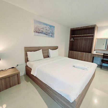 Hotel Similan Mansion à Bangsaen Extérieur photo