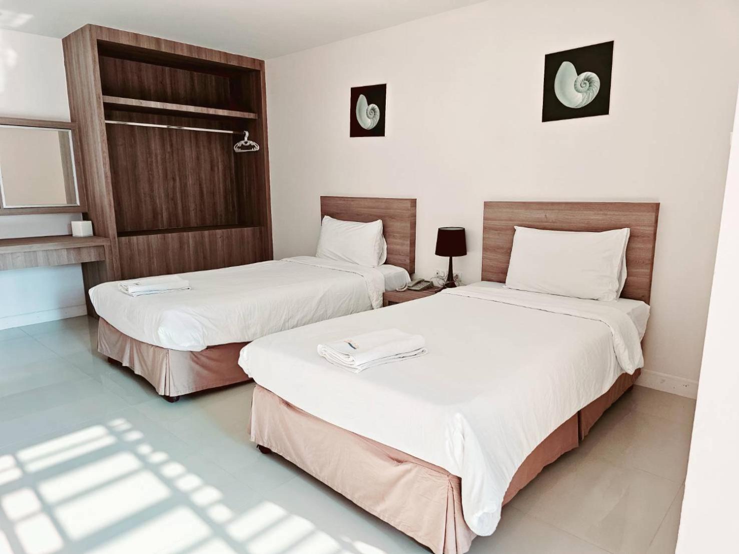 Hotel Similan Mansion à Bangsaen Extérieur photo