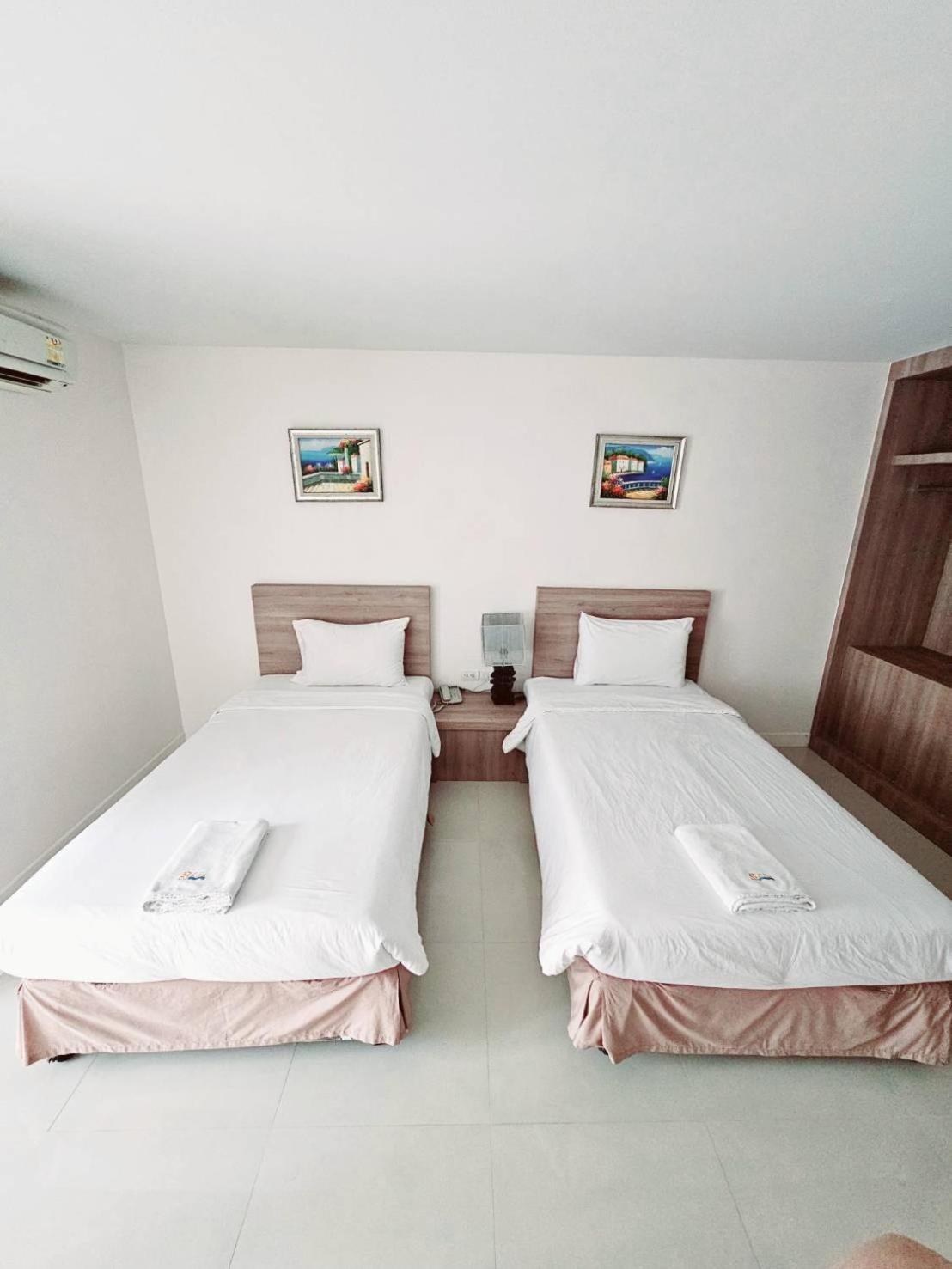 Hotel Similan Mansion à Bangsaen Extérieur photo
