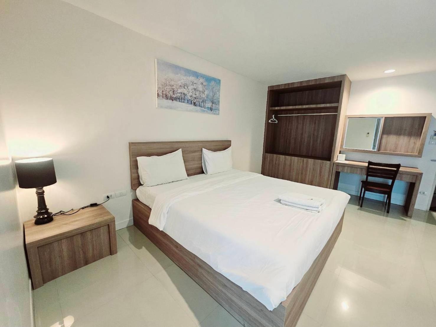 Hotel Similan Mansion à Bangsaen Extérieur photo