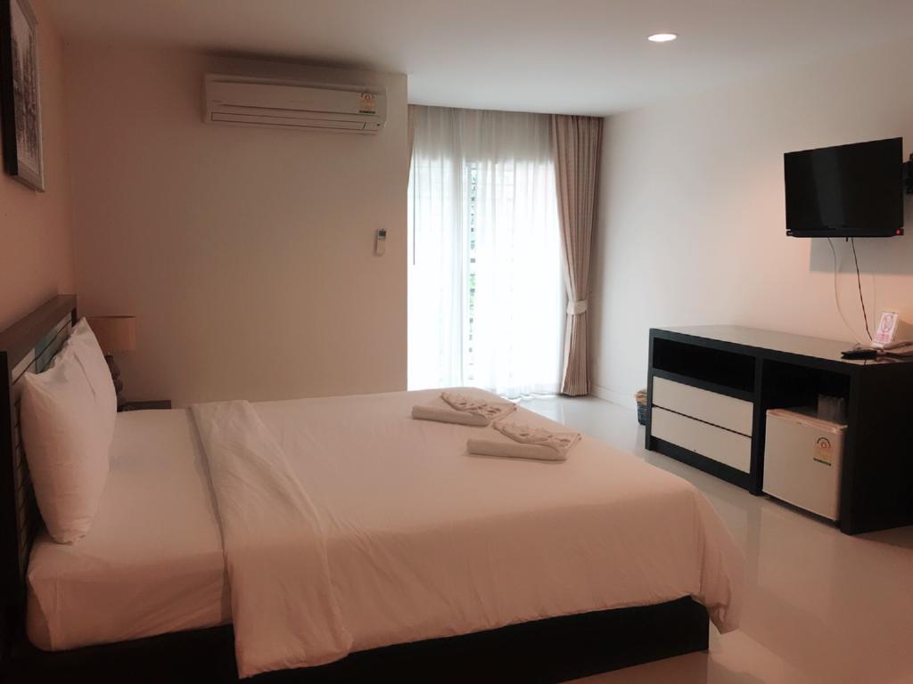 Hotel Similan Mansion à Bangsaen Extérieur photo